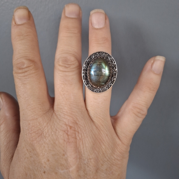 New Labradorite 925 Silver Statement Ring. - Picture 7 of 13